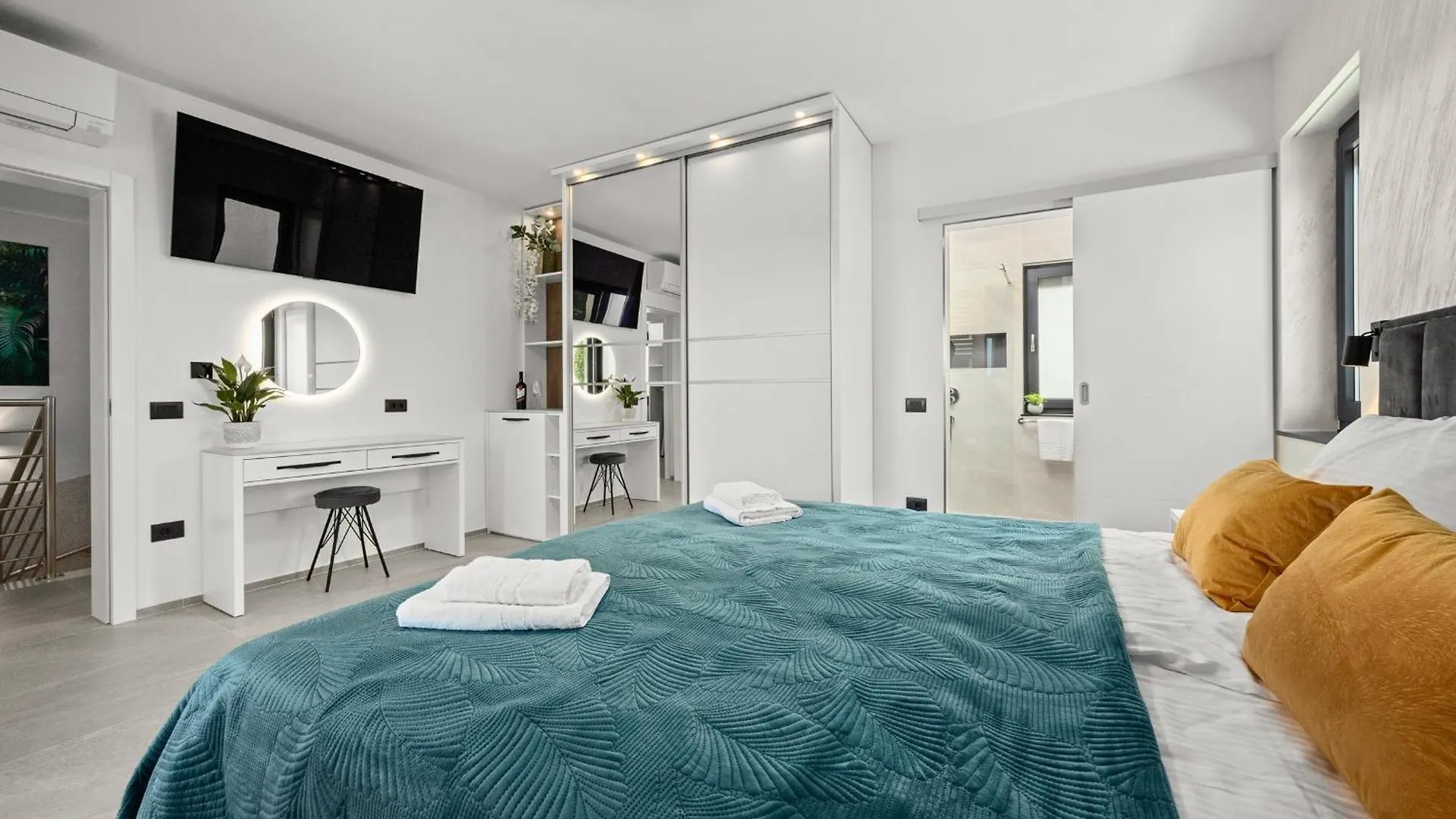 Polaris & Antares Villas