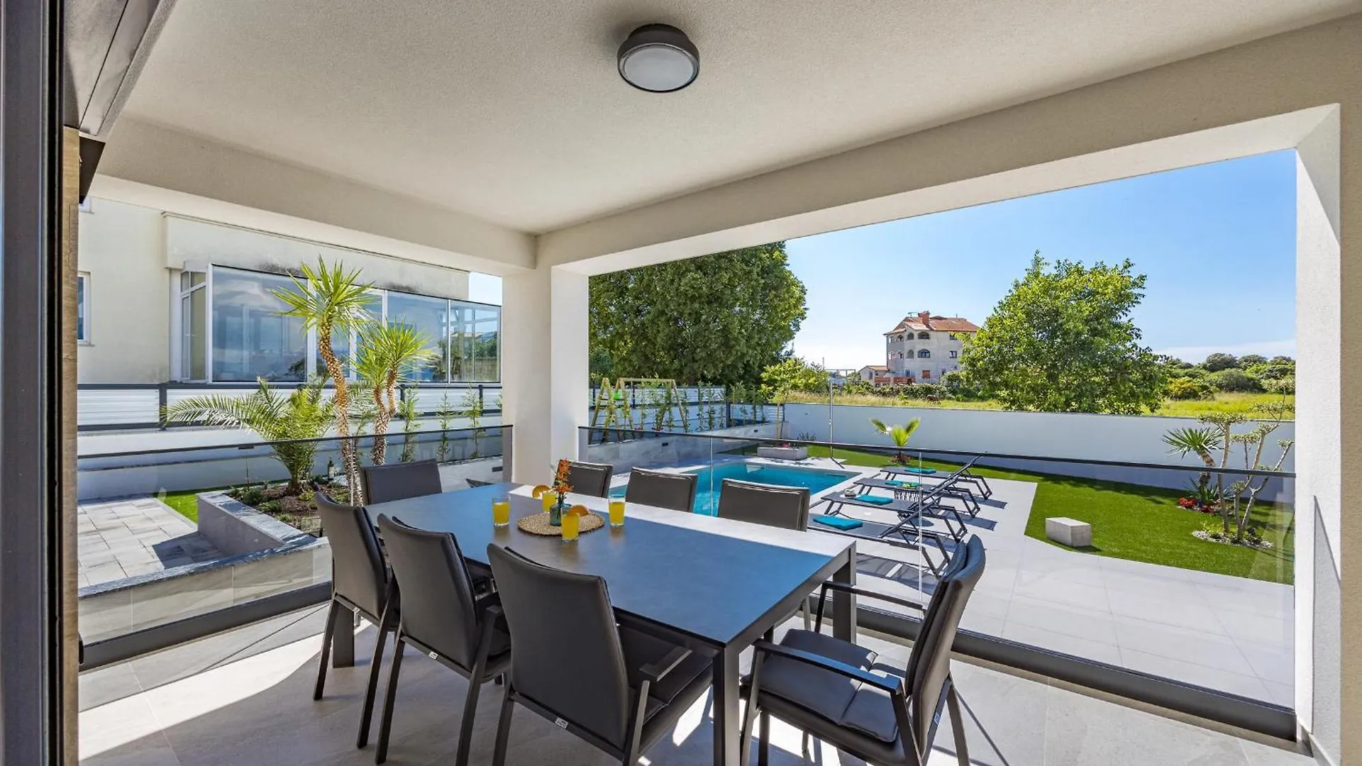 Polaris & Antares Villas 0*, Pula