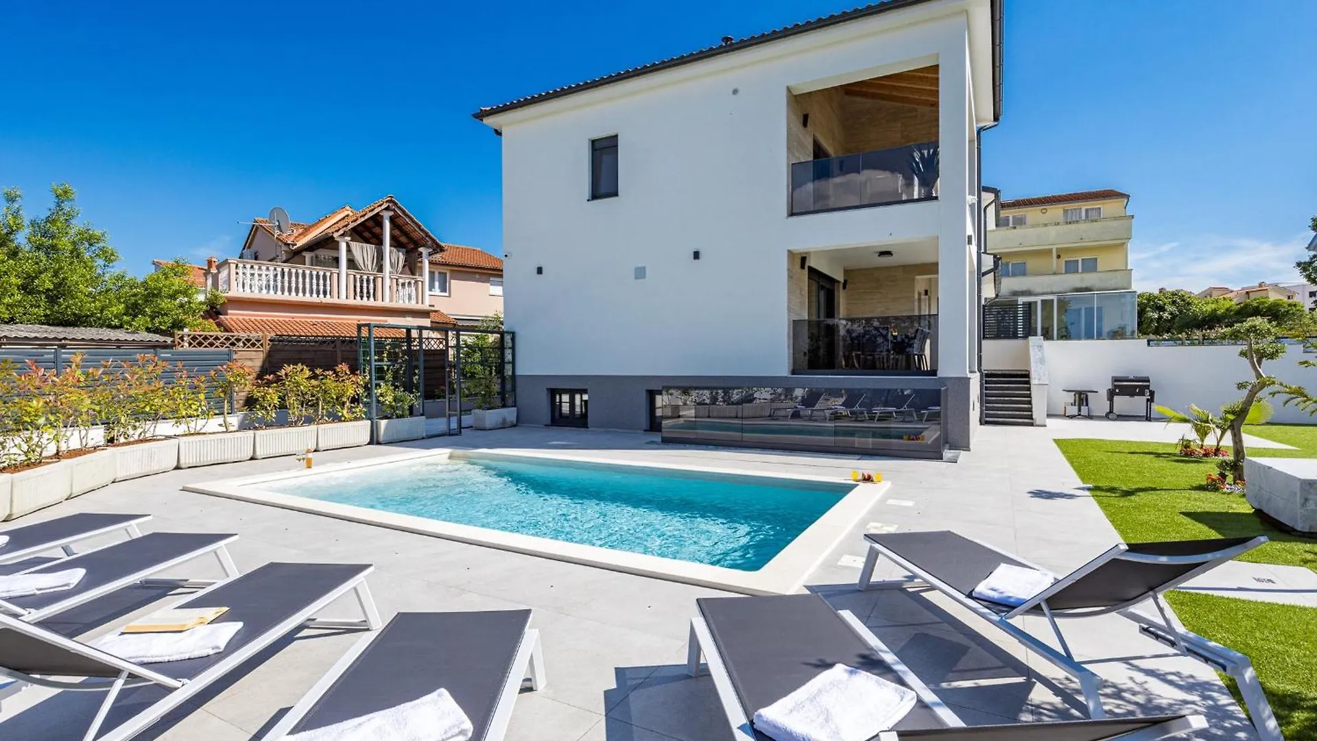 Polaris & Antares Villas 普拉